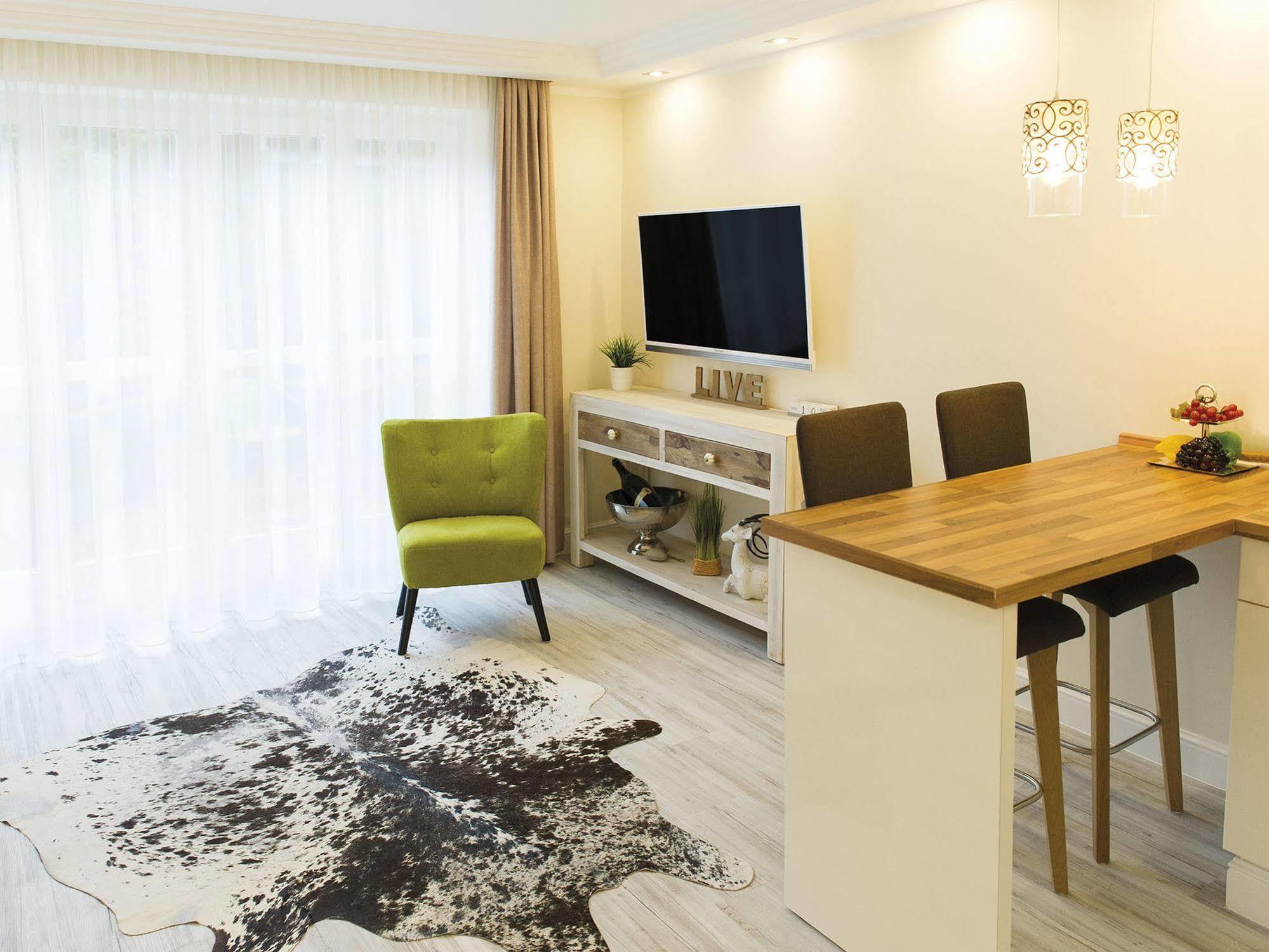 שטראובינג Donau Lodge Boardinghouse מראה חיצוני תמונה